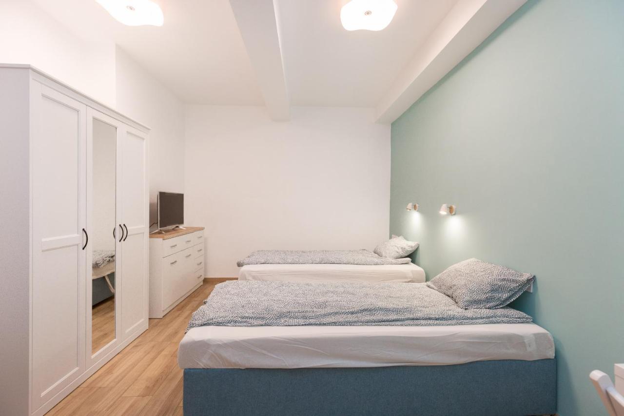 Minimalist Styled Tiny Ap @New York Cafe Apartment Budapest Exterior photo